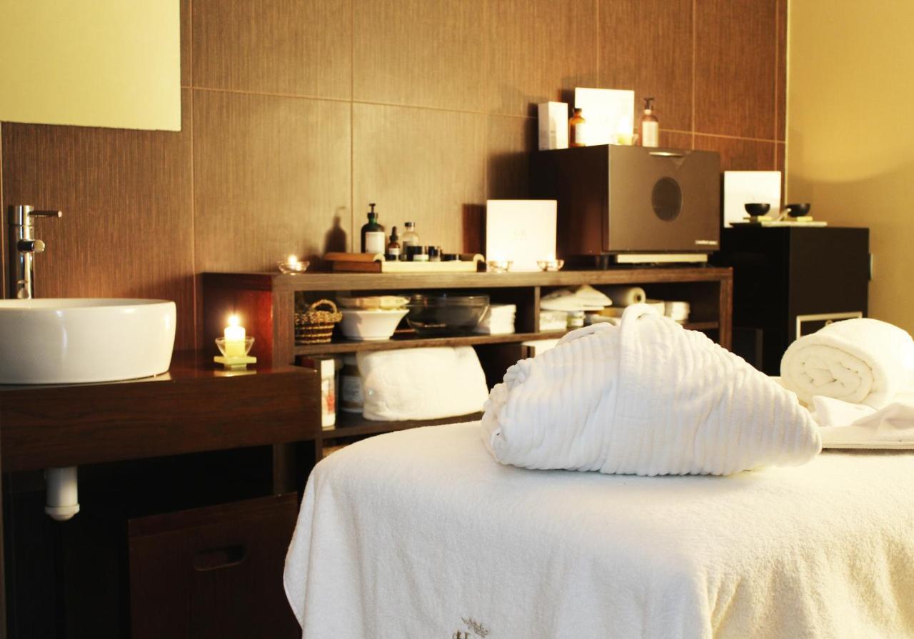 Pazo Los Escudos Hotel Spa & Resort Vigo Zewnętrze zdjęcie A treatment room at the spa