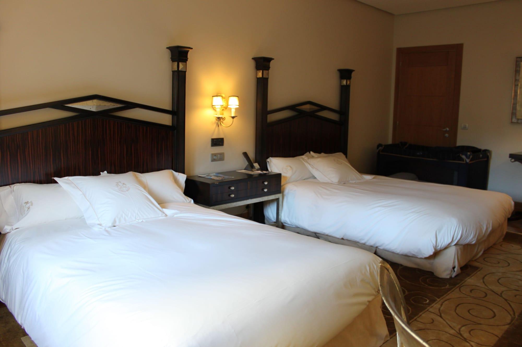 Pazo Los Escudos Hotel Spa & Resort Vigo Zewnętrze zdjęcie A room at the hotel