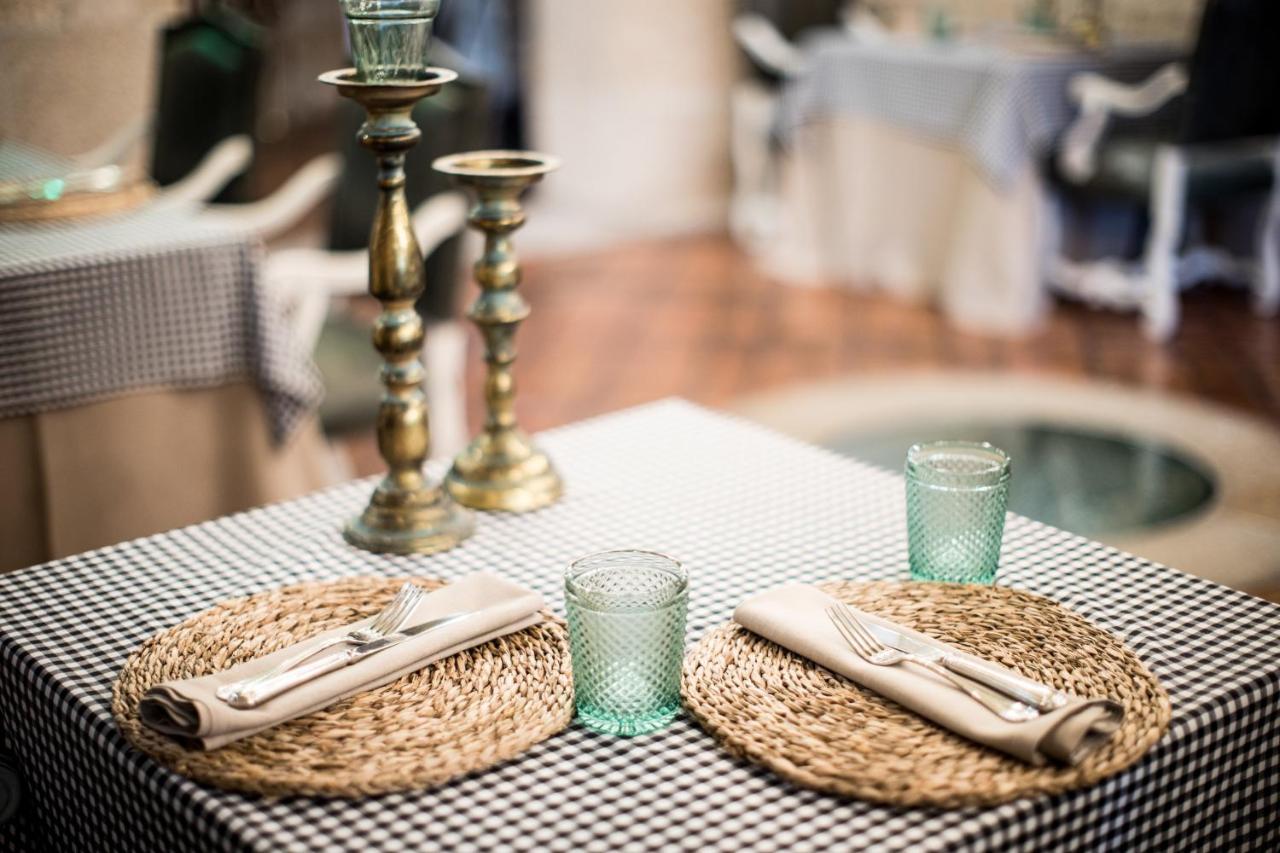 Pazo Los Escudos Hotel Spa & Resort Vigo Zewnętrze zdjęcie A place setting
