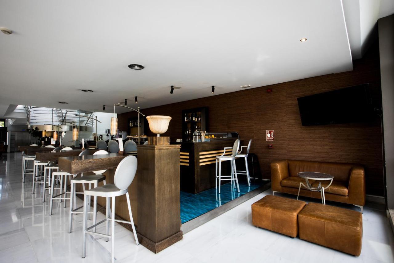 Pazo Los Escudos Hotel Spa & Resort Vigo Zewnętrze zdjęcie The lounge at the airport.